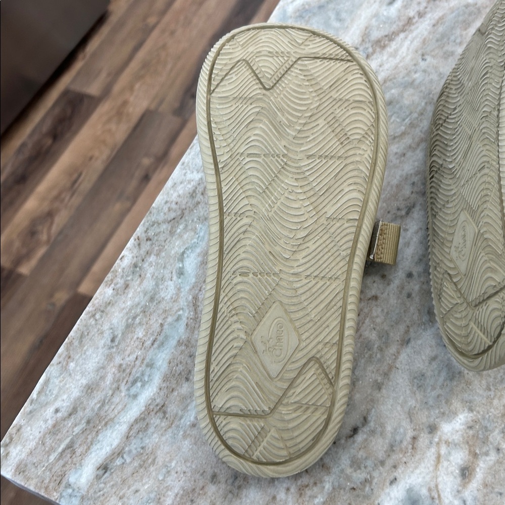 Chacos Chillos Womens Sandals Beige Slides Slip On Outdoors Size 10 - Picture 7 of 13